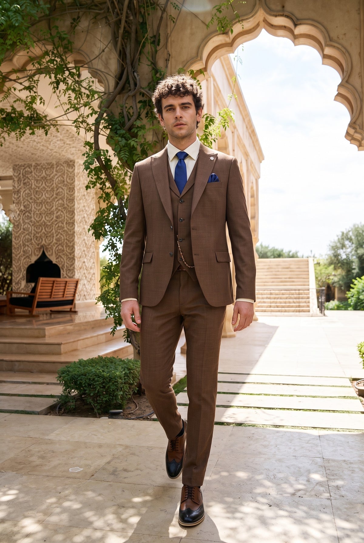 Look #328 styled with Trzyczęściowy męski garnitur James w kolorze brązowym, gładki, o klasycznym kroju