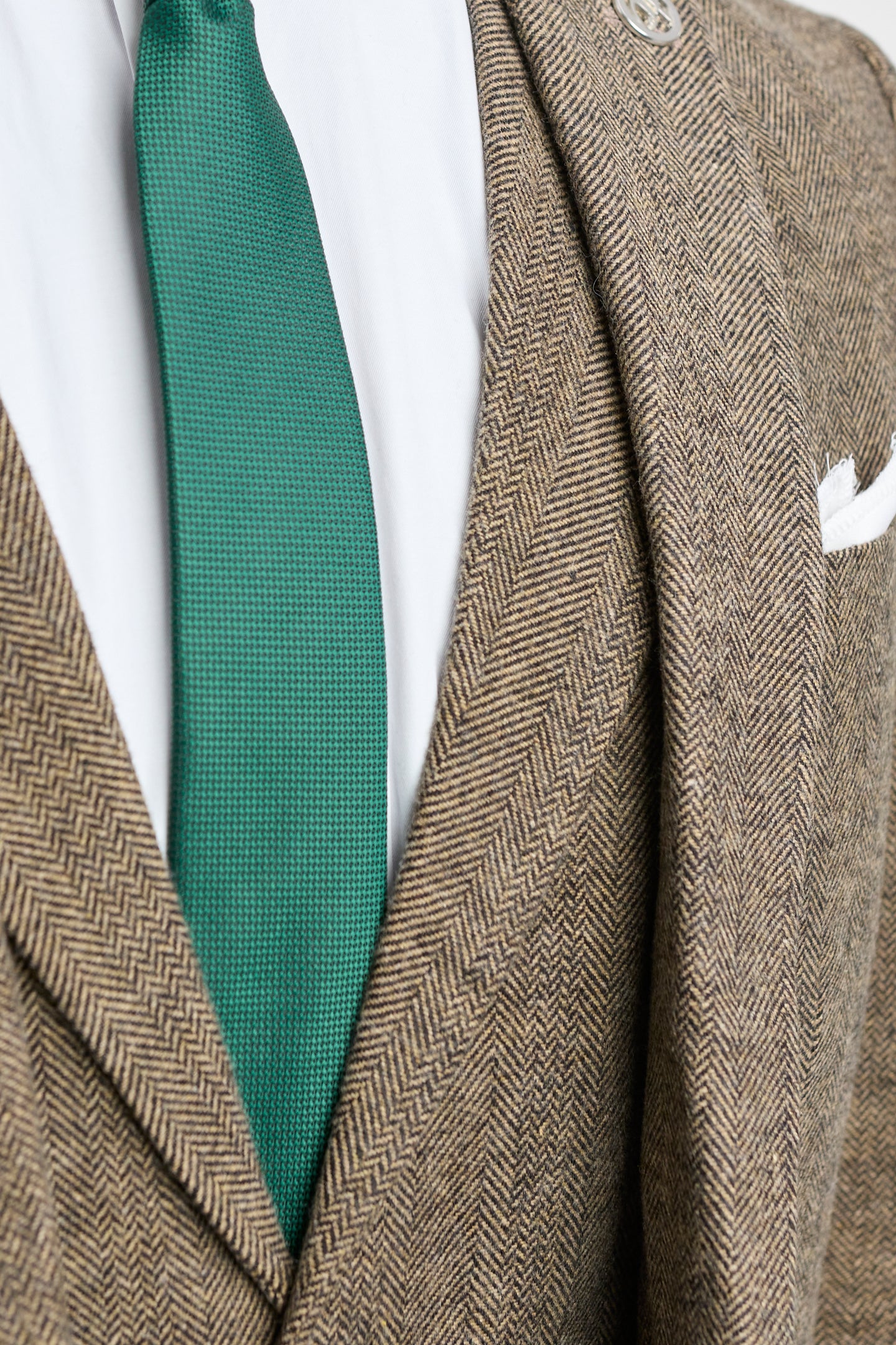 Garnitur trzyczęściowy z tweedu w jodełkę w kolorze dębowo-brązowym