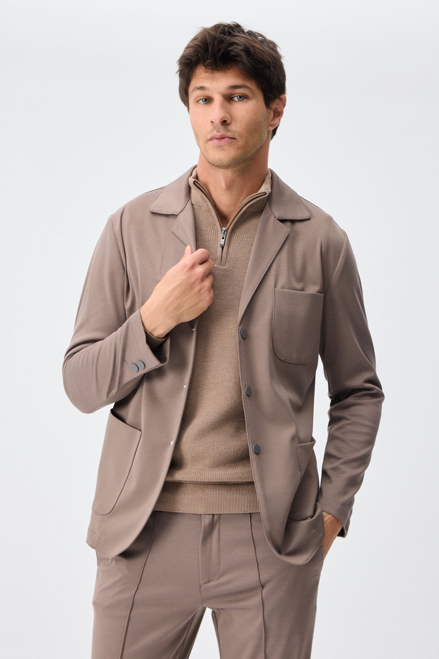 Męska marynarka z miękkiego dżerseju w kolorze taupe brown, elegancka, casualowa
