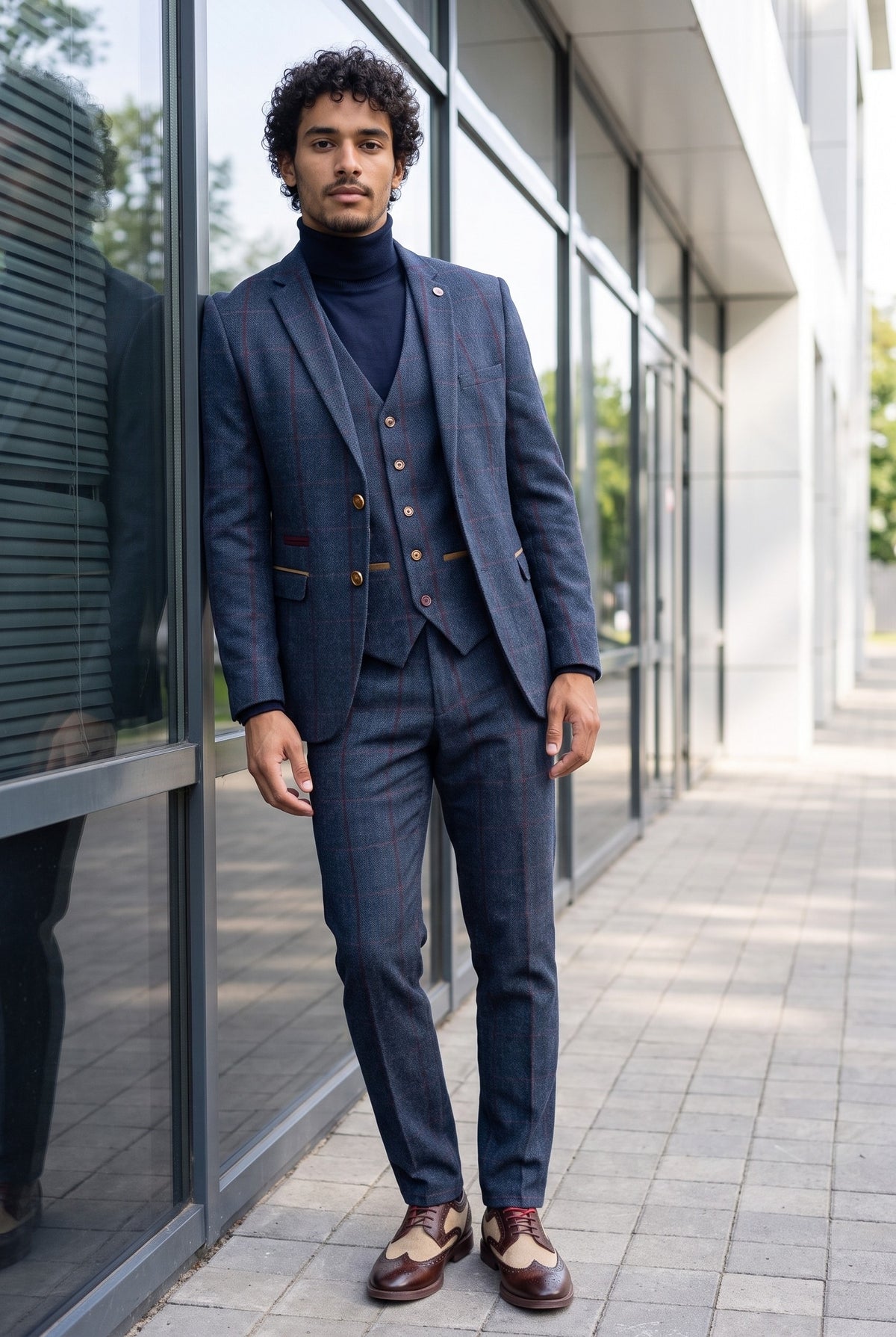 Look #646 styled with Męski granatowy golf z miękkiej mieszanki wiskozy, dzianinowy sweter z długim rękawem