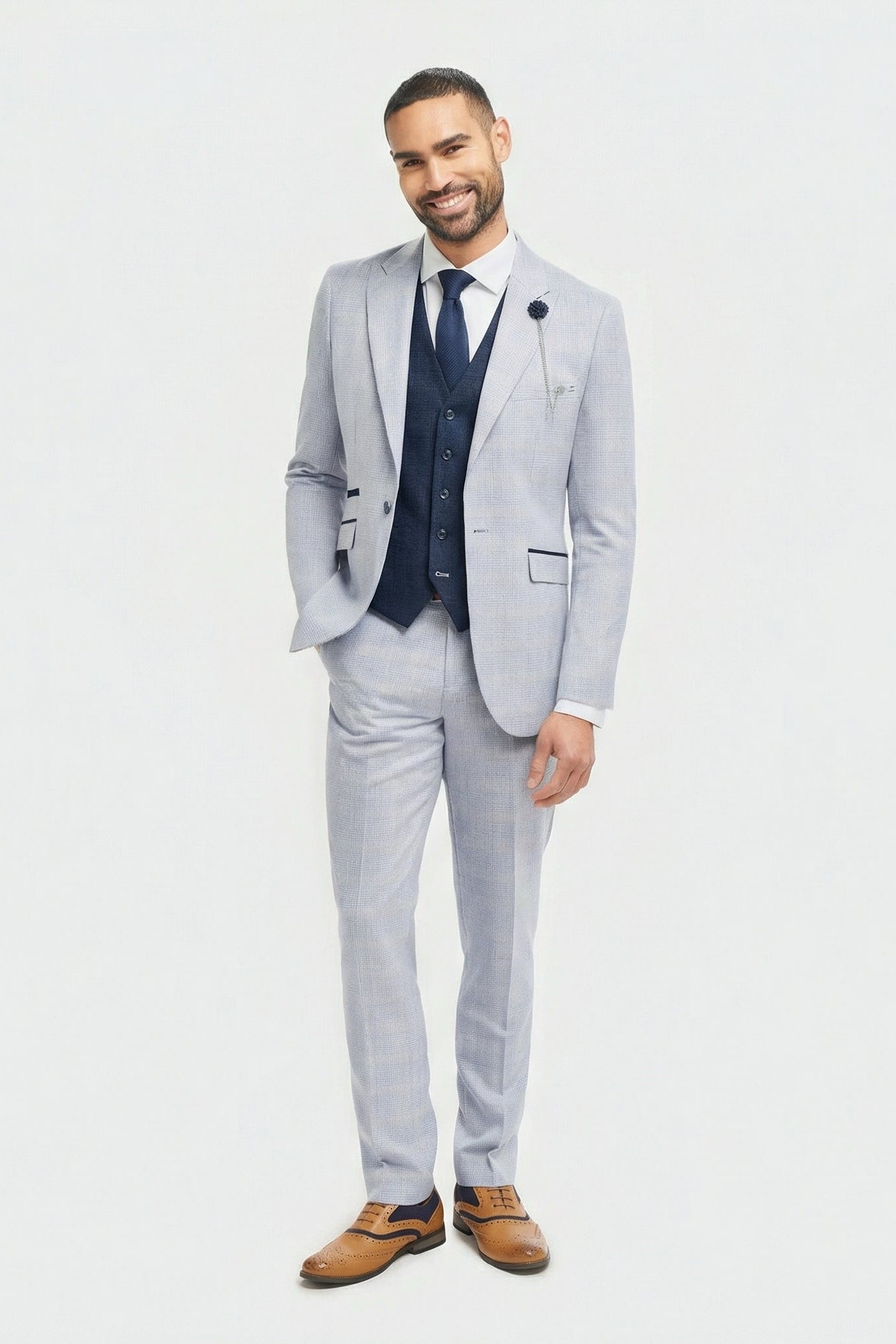 Męski jasnoniebieski garnitur w kratkę Prince of Wales, 3-częściowy, z granatową kamizelką