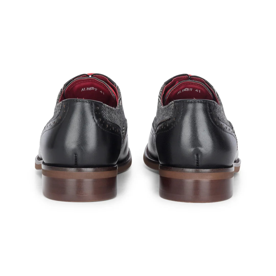 Albert - Męskie czarne skórzane buty typu brogs z tweedowymi zdobieniami