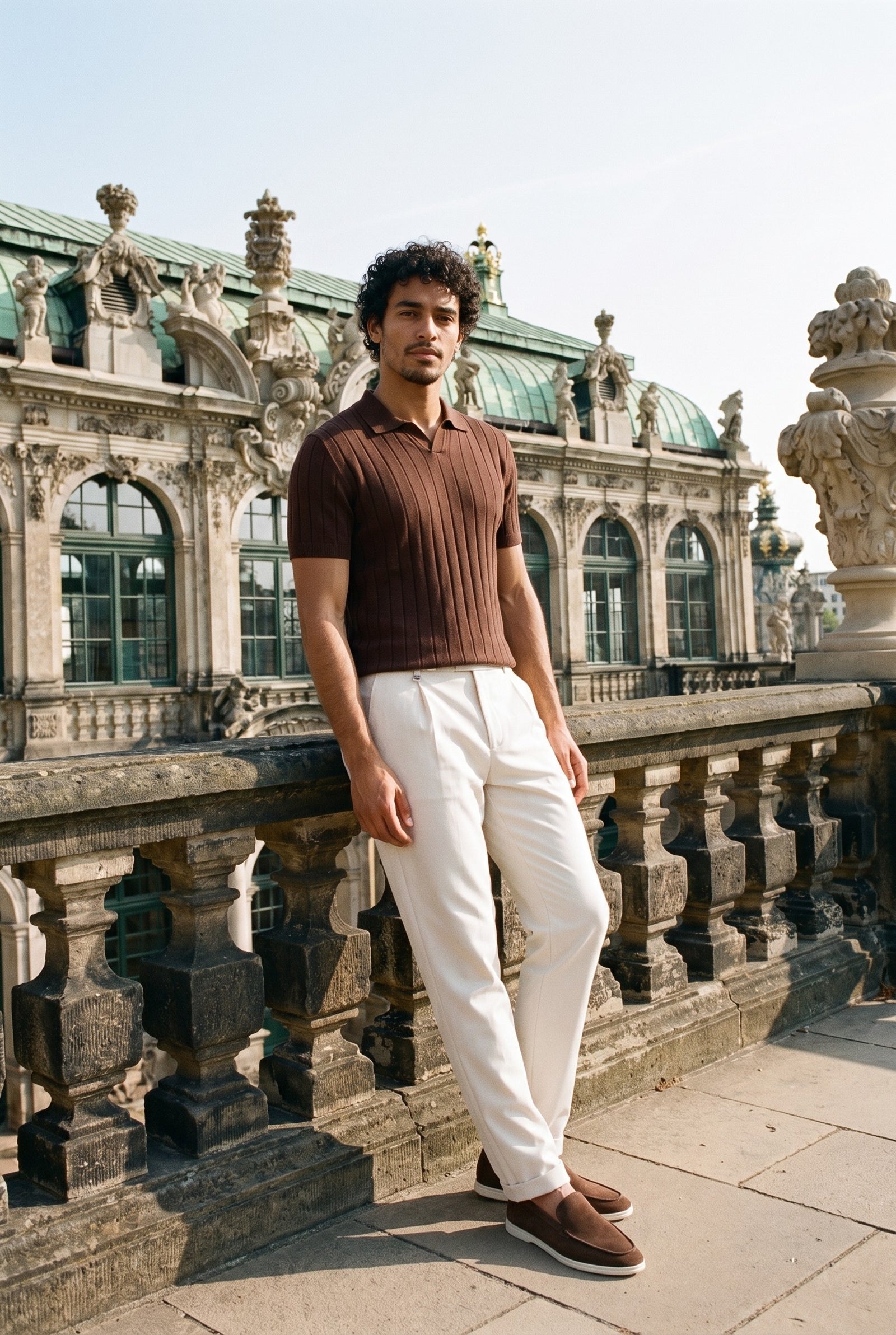 Look #1027 styled with Spodnie męskie Gurkha w kolorze kremowym, plisowane, z regulowanym pasem, dopasowane, zwężane
