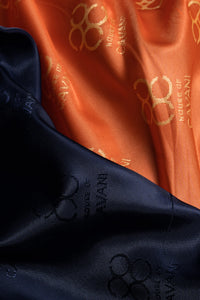 Czarny, trzyczęściowy garnitur męski z aksamitu w stylu paisley