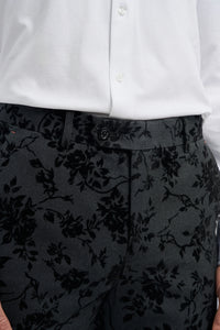 Czarny, trzyczęściowy garnitur męski z aksamitu w stylu paisley