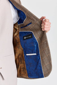 Garnitur Harris Brown Tweed z kontrastową kamizelką i spodniami z kamienia