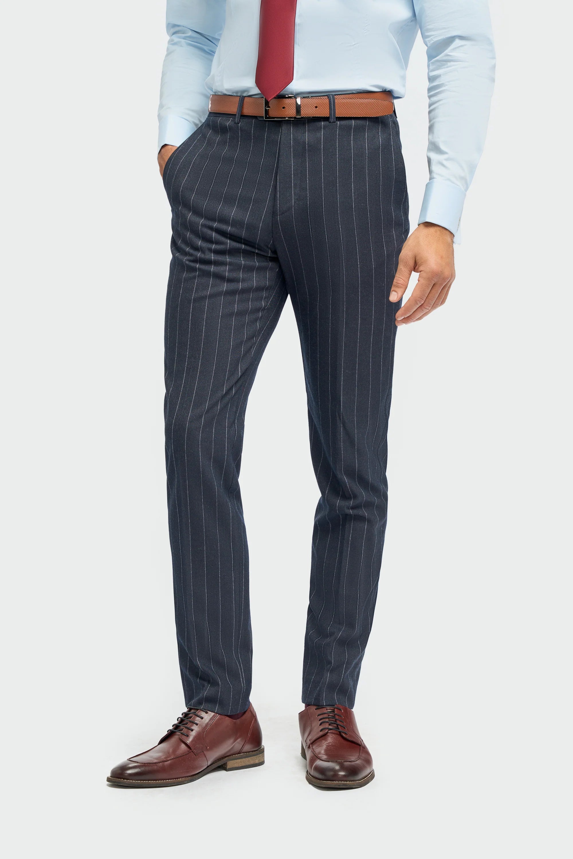 Męski 3-częściowy garnitur w prążki granatowy klasyczny vintage retro lata 20. XX wieku dopasowany krój ślubny