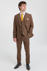 Trzyczęściowy męski garnitur James w kolorze brązowym, gładki, o klasycznym kroju