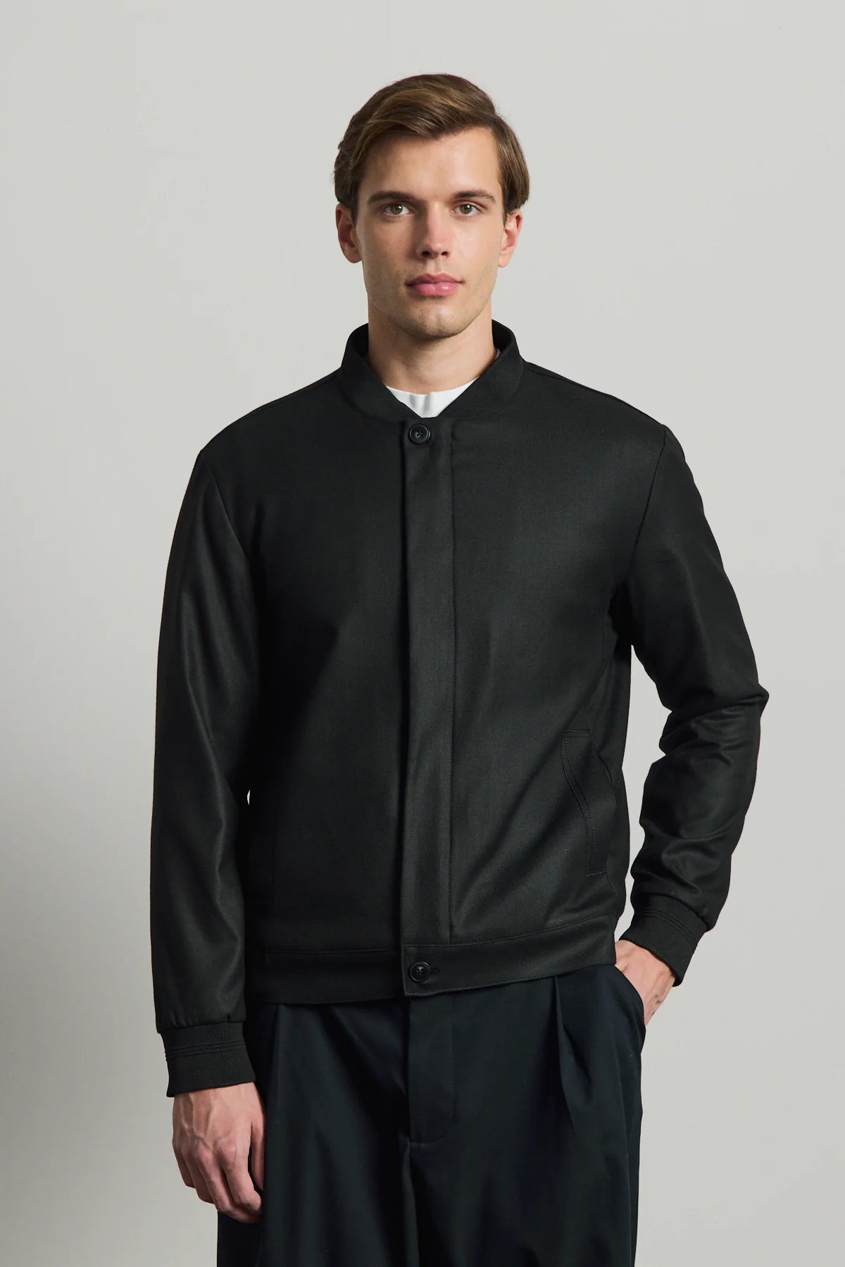 Męska czarna minimalistyczna elegancka kurtka typu bomber