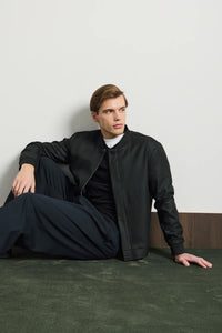 Męska czarna minimalistyczna elegancka kurtka typu bomber