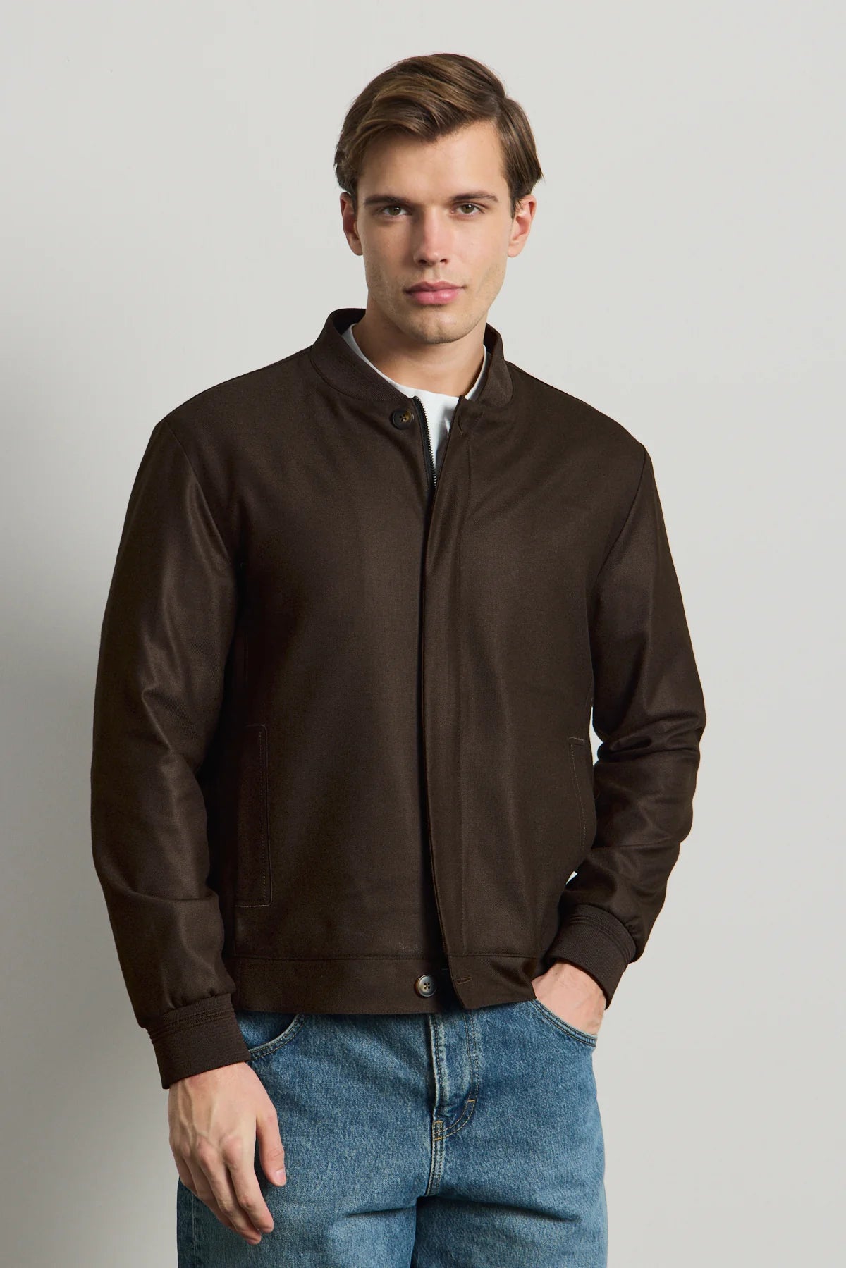 Męska brązowa minimalistyczna elegancka kurtka typu bomber