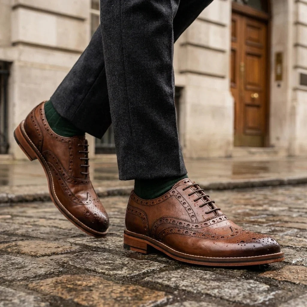 Brązowe skórzane buty męskie typu brogue typu oksford z zapięciem na rzep