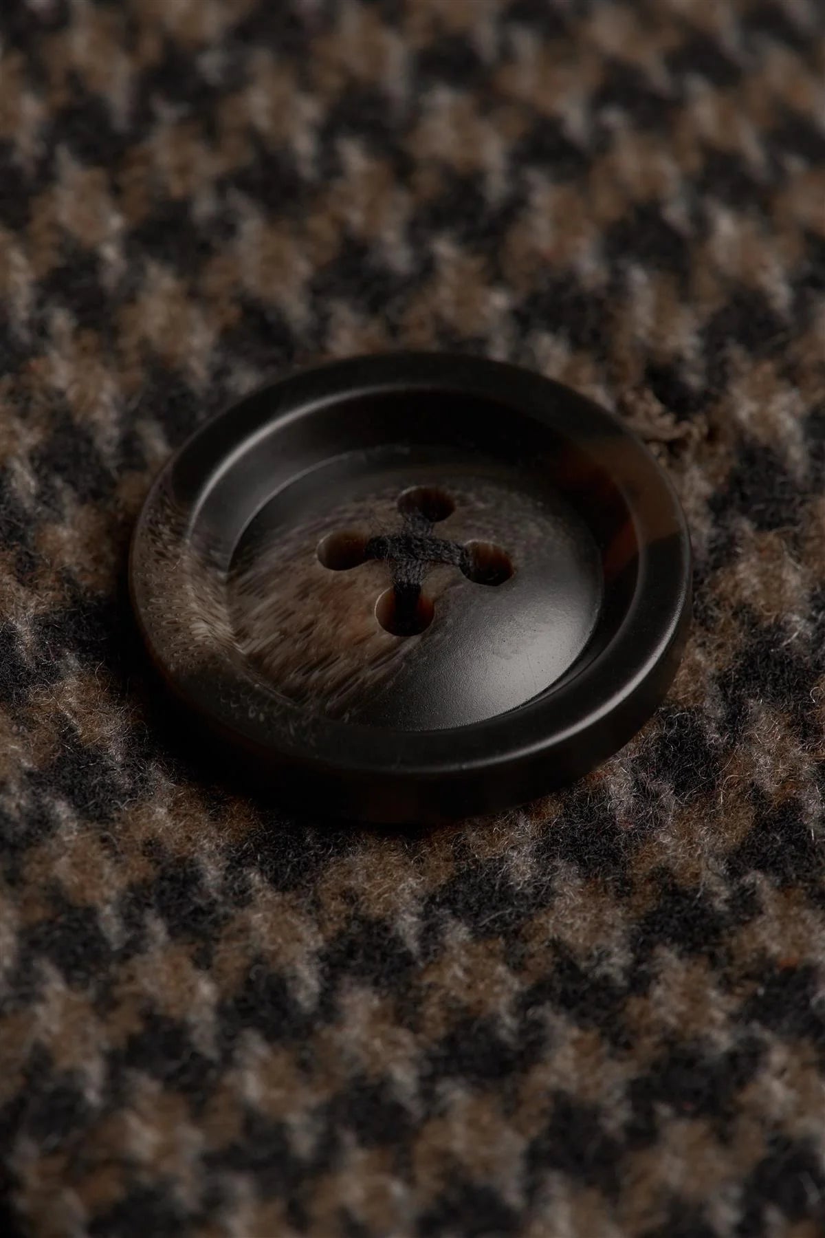 Męski brązowy płaszcz z mieszanki wełny w pepitkę z tweedu