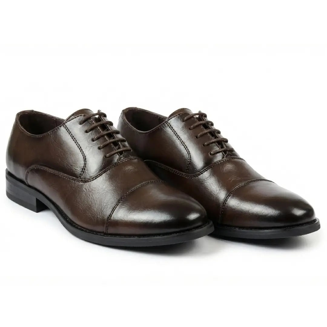 Klasyczne, sznurowane buty Oxford dla mężczyzn z noskiem typu cap-toe