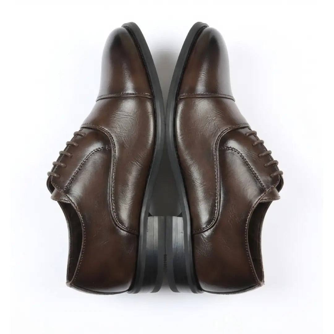 Klasyczne, sznurowane buty Oxford dla mężczyzn z noskiem typu cap-toe
