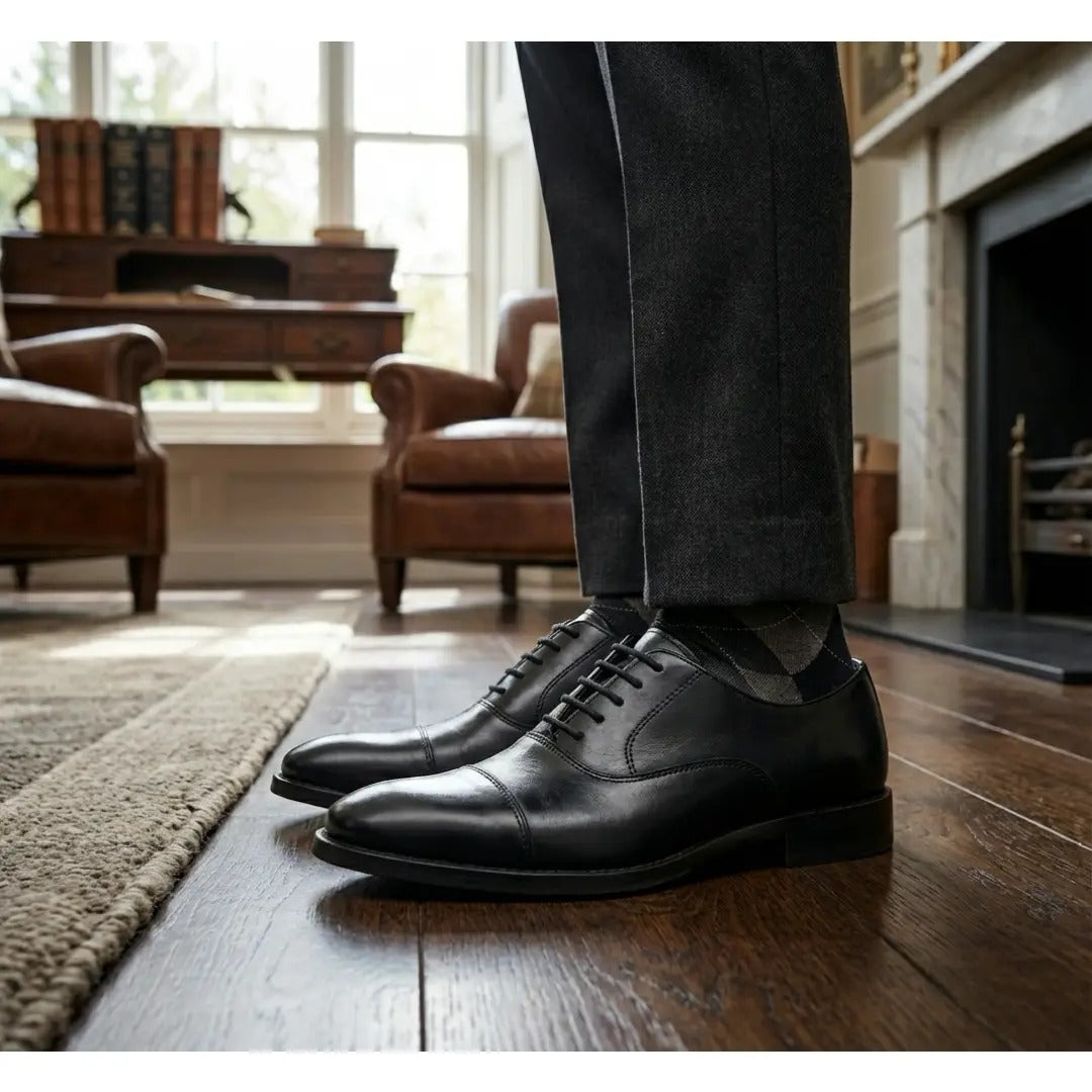 Klasyczne, sznurowane buty Oxford dla mężczyzn z noskiem typu cap-toe