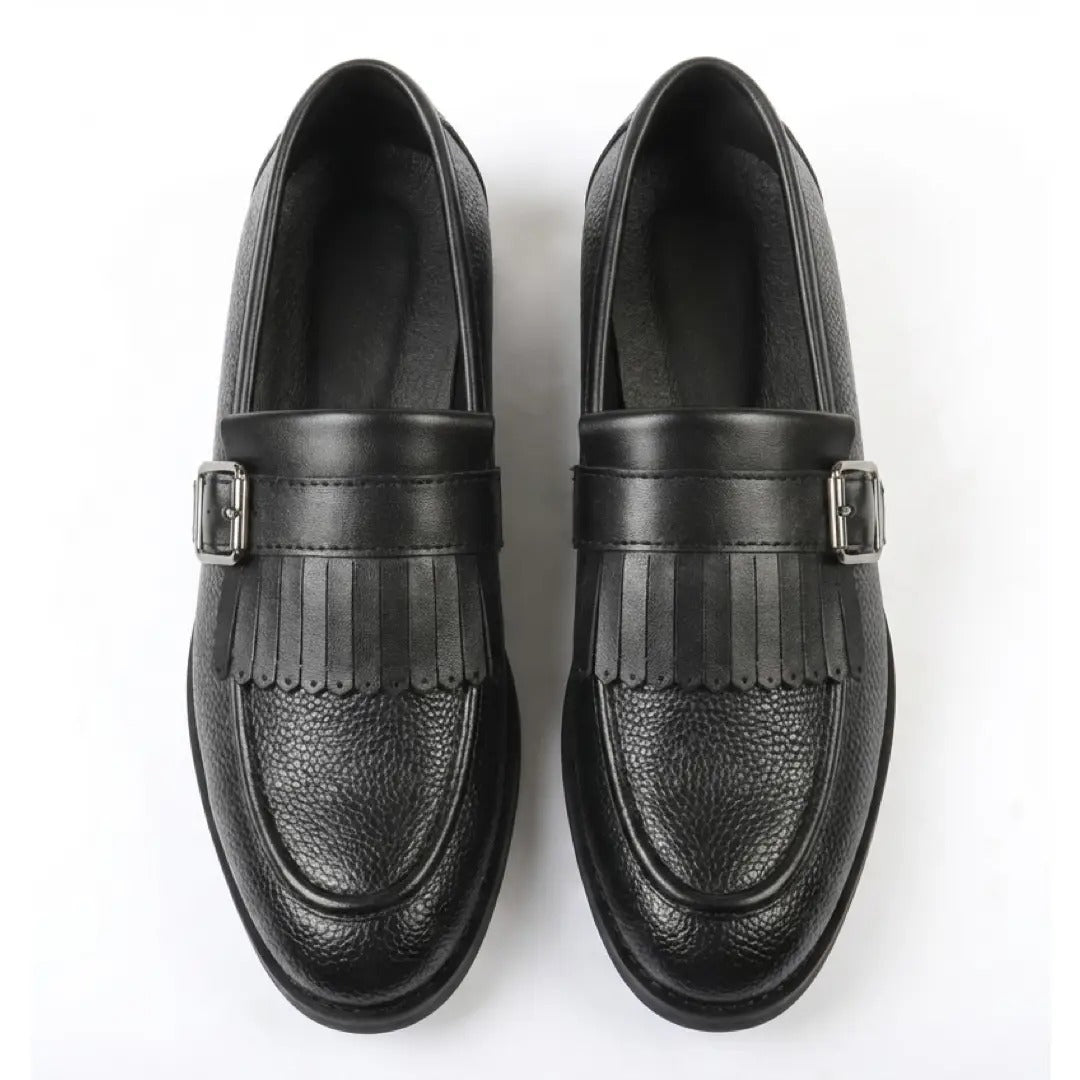 Męskie mokasyny typu slip-on z frędzlami i paskiem Monk