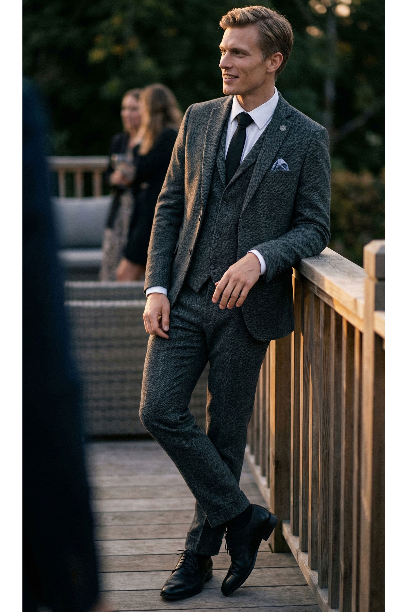 Męski, grafitowy, trzyczęściowy garnitur tweedowy w jodełkę – STZ11