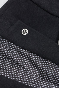 Męski czarny garnitur vintage z lat 20. XX wieku